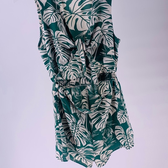 Show Me your MuMu Monstera Romper - Picture 6 of 16